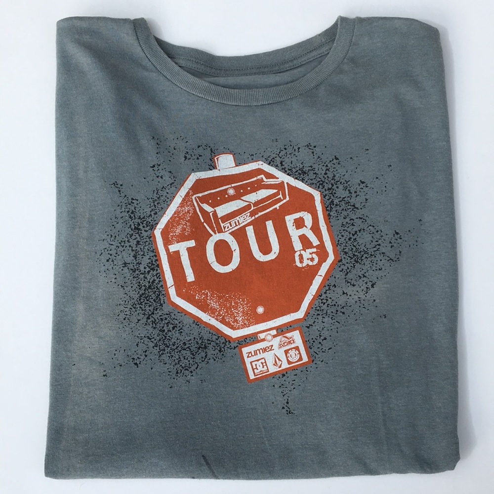Zumiez Couch Tour 2005 Autographed T-shirt